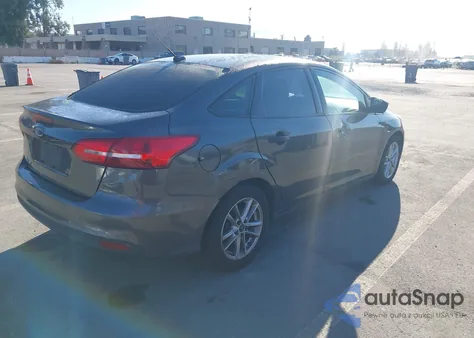 2017 Ford Focus S z USA, uszkodzony, nr VIN 1FADP3E25HL255297